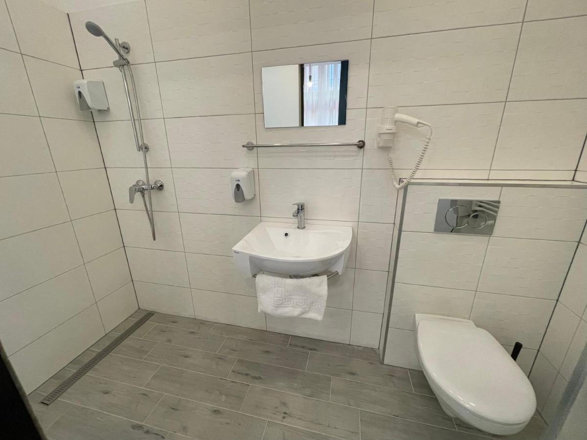W19 Apartments Miskolc Luaran gambar