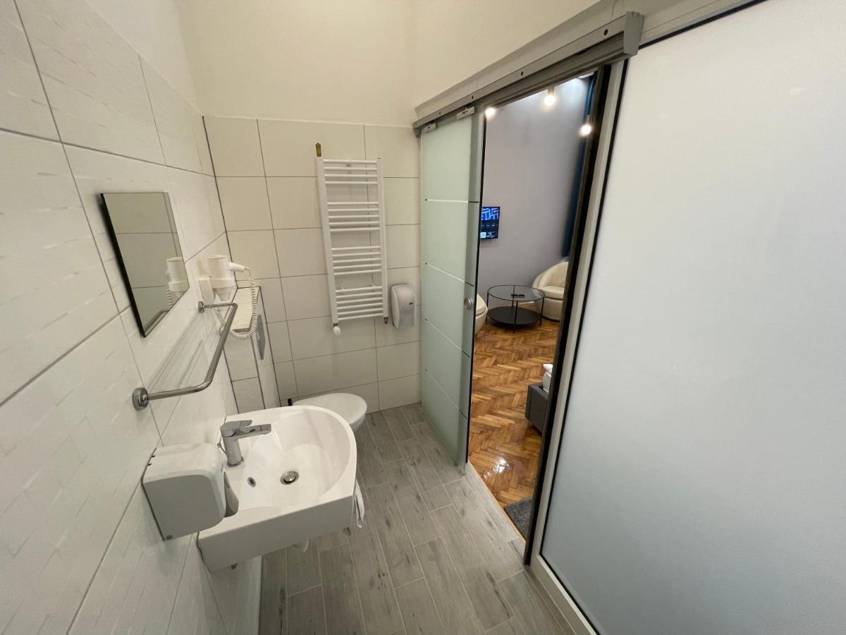 W19 Apartments Miskolc Luaran gambar